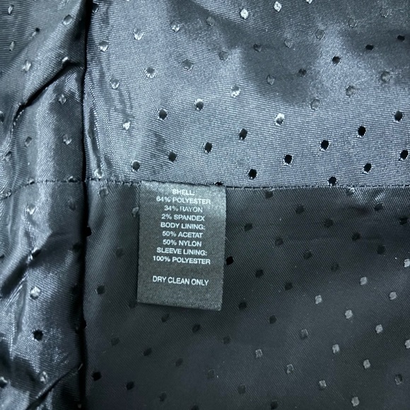 WHBM Black & White Belted Cropped Blazer. Size 2. Excellent condition! - Picture 6 of 10